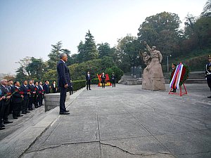 Председатель Государственной Думы Вячеслав Володин и члены делегации ГД