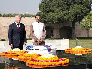 Chairman of the State Duma Vyacheslav Volodin. Wreath-laying ceremony at the memorial where Mahatma Gandhi was cremated