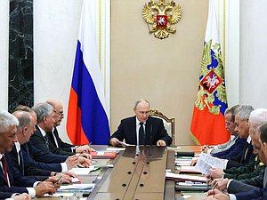 Оперативное совещание с членами Совета Безопасности. Фото: kremlin.ru