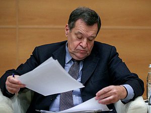 Председатель Комитета по бюджету и налогам Андрей Макаров