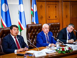 Круглый стол на тему «Совершенствование законодательного обеспечения опережающего социально-экономического развития Дальнего Востока и Арктики» (Якутск)