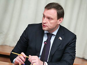 Председатель Комитета по строительству и жилищно-коммунальному хозяйству Сергей Пахомов