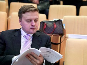 Председатель Комитета по федеративному устройству и вопросам местного самоуправления Алексей Диденко