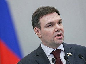 Председатель Комитета по информационной политике, информационным технологиям и связи Леонид Левин