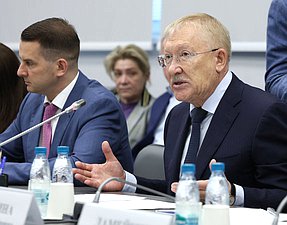 Председатель Комитета по контролю Олег Морозов