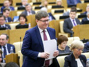 Член Комитета по труду, социальной политике и делам ветеранов Андрей Исаев