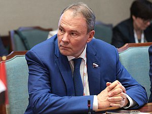 国际事务委员会主席托尔斯泰·彼得
