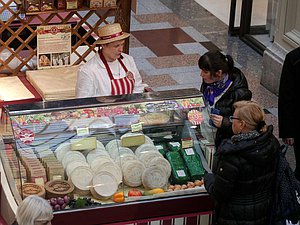 торговля еда рынок сыр продукты