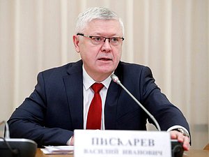 Presidente de la Comisión de Seguridad y Lucha contra la Corrupción Vasily Piskarev