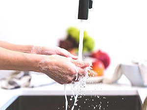 руки гигиена вода