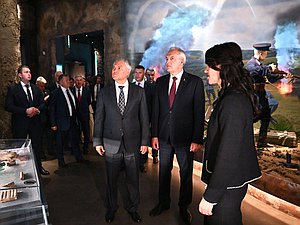 Председатель Государственной Думы Вячеслав Володин и Председатель Палаты представителей Национального собрания Республики Беларусь Игорь Сергеенко. Посещение Музея Славы Могилевской области
