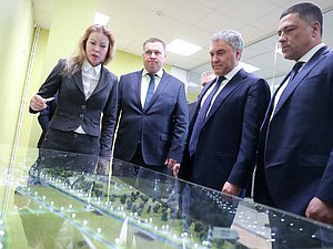 Председатель Государственной Думы Вячеслав Володин посетил завод по производству лакокрасочной продукции «Нор Маали»