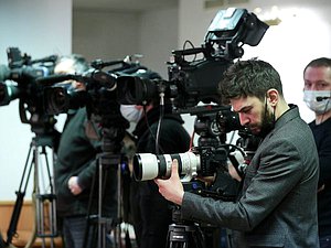 журналисты камера