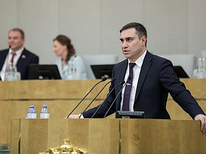 Председатель Комитета по охране здоровья Дмитрий Хубезов