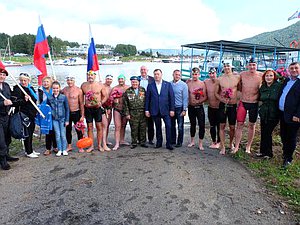 Ю.Швыткин: мы будем поднимать наш флаг - выше и выше (День Российского Флага в Красноярске)