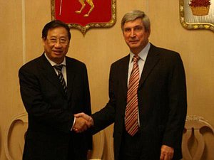 Состоялась встреча заместителя Председателя Государственной Думы Ивана Мельникова с заместителем Премьер-министра Правительства, Министром иностранных дел Вьетнама Фам Зя Кхиемом