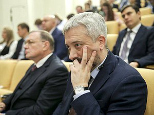 Член Комитета по международным делам Евгений Примаков