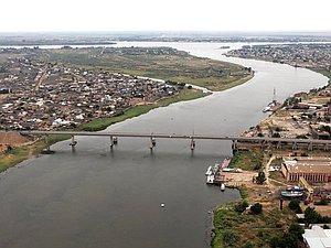 мост река город