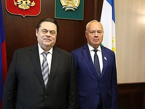 Председатель Комитета по делам национальностей Геннадий Семигин и Председатель Государственного Собрания — Курултая Республики Башкортостан Константин Толкачев