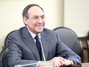 Председатель Комитета по образованию и науке Вячеслав Никонов