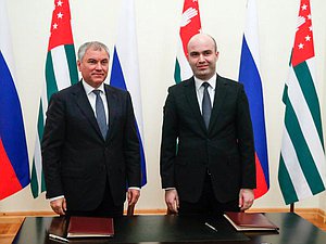 Председатель Государственной Думы Вячеслав Володин и Председатель Парламента Абхазии Лаша Ашуба