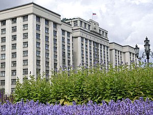 ГД здание нейтральное Госдума Дума улица лето