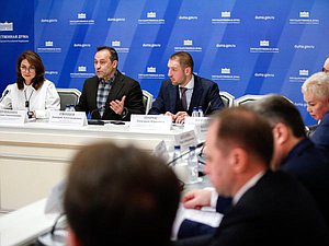 Начальник Управления спортивной медицины и цифровизации ФМБА России Татьяна Пушкина, Председатель Комитета по физической культуре и спорту Дмитрий Свищев и Первый заместитель Председателя Комитета Дмитрий Пирог