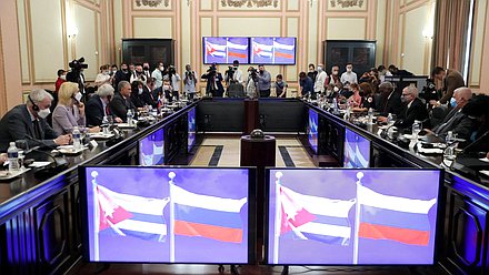 Reunión del Jefe de la Duma Estatal, Vyacheslav Volodin, con el Presidente de la Asamblea Nacional del Poder Popular y del Consejo de Estado de la República de Cuba, Esteban Lazo Hernández