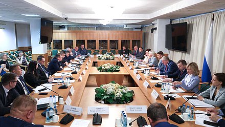 круглый стол Комитета по труду, социальной политике и делам ветеранов на тему «Увековечение памяти погибших при защите Отечества: вопросы правоприменения и законодательного совершенствования»