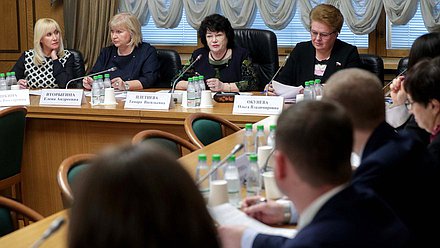 Расширенное заседание Комитета по вопросам семьи, женщин и детей на тему «О готовности к летней оздоровительной кампании 2020 года»