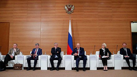 Встреча заместителя Председателя Правительства РФ Виктории Абрамченко с членами фракции КПРФ