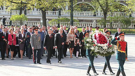 Церемония возложения венков к Могиле Неизвестного солдата у Кремлевской стены и памятнику Г.К.Жукову.