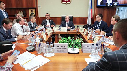 Заседание Комитета по вопросам собственности, земельным и имущественным отношениям