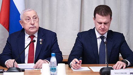 Председатель Комитета по развитию Дальнего Востока и Арктики Николай Харитонов и Министр по развитию Дальнего Востока и Арктики Алексей Чекунков