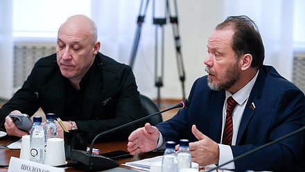 Первый заместитель Председателя Комитета по культуре Денис Майданов и Первый заместитель Председателя Комитета Александр Шолохов