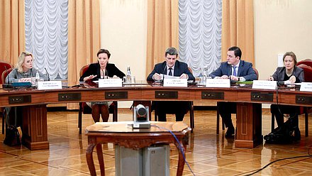 Заседание рабочей группы по выработке предложений, направленных на своевременное обеспечение качественными жилыми помещениями лиц из числа детей-сирот и детей, оставшихся без попечения родителей