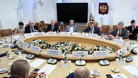 Заседание Экспертного совета Комитета по международным делам  на тему "Милитаризация Евросоюза и фактическое включение Украины в этот процесс: чем ответит Россия?"
