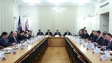 Совместное заседание Комитетов по экологии, природным ресурсам и охране окружающей среды, по промышленности и торговле и по строительству и жилищно-коммунальному хозяйству