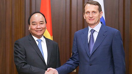 Встреча Председателя Государственной Думы 
C.Е.Нарышкина 
с Премьер-министром Правительства 
Социалистической Республики Вьетнам Нгуен Суан Фуком.
