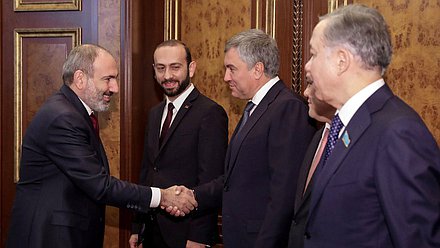 Prime Minister of Armenia Nikol Pashinyan and Chairman of the State Duma Viacheslav Volodin