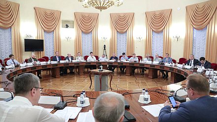 Заседание Экспертного Совета по развитию медицинской промышленности на тему: Стратегические направления развития отечественного приборостроения в условиях санкционного давления