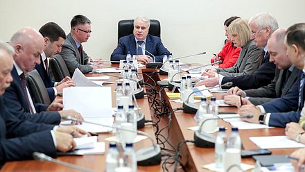 Круглый стол Комитета по энергетике на тему «Практика применения «альтернативной котельной»: проблемы и пути решения»