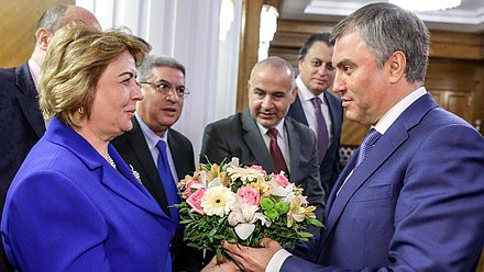 Председатель Государственной Думы Вячеслав Володин и Председатель Народного совета Сирийской Арабской Республики Хадия АЛЬ-АББАС во время встречи. Автор фото: Анна Исакова/Фотослужба Государственной Думы.
