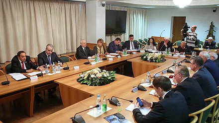 Круглый стол Комитета Государственной Думы по энергетике на тему «Импортозамещение нефтегазового оборудования как основа экономической и энергетической безопасности». 

