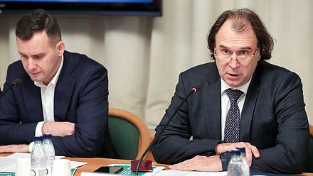 Член Комитета по аграрным вопросам Сергей Лисовский и Председатель Комитета по малому и среднему предпринимательству Александр Демин