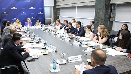Заседание Комитета по защите семьи, вопросам отцовства, материнства и детства