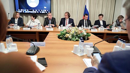 Круглый стол Комитета по аграрным вопросам на тему «Страхование рисков в сельском хозяйстве. Система агрострахования и современные методы мониторинга состояния сельскохозяйственных угодий»