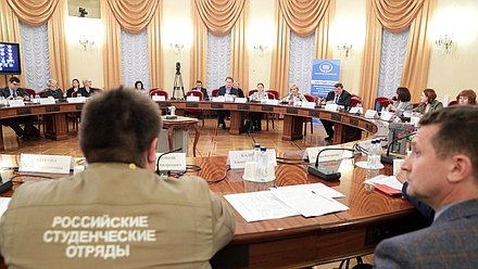 Круглый стол Комитета по просвещению на тему «Учебно-производственный комплекс как один из механизмов трудоустройства молодежи»