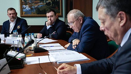Председатель Комитета по обороне Владимир Касатонов