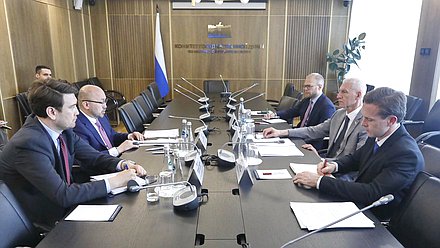 Встреча Председателя Комитета по физической культуре и спорту Олега Матыцина с делегацией посольства республики Казахстан